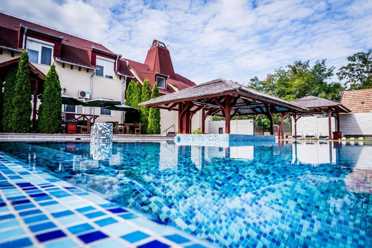 Liza Aqua & Conference Hotel Lajosmizse Exterior photo